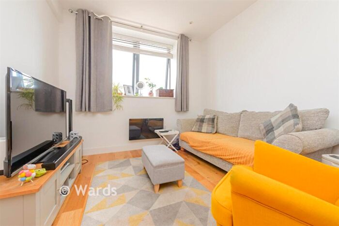 1 Bedroom Apartment For Sale In Instone Road, Dartford, Kent, DA1