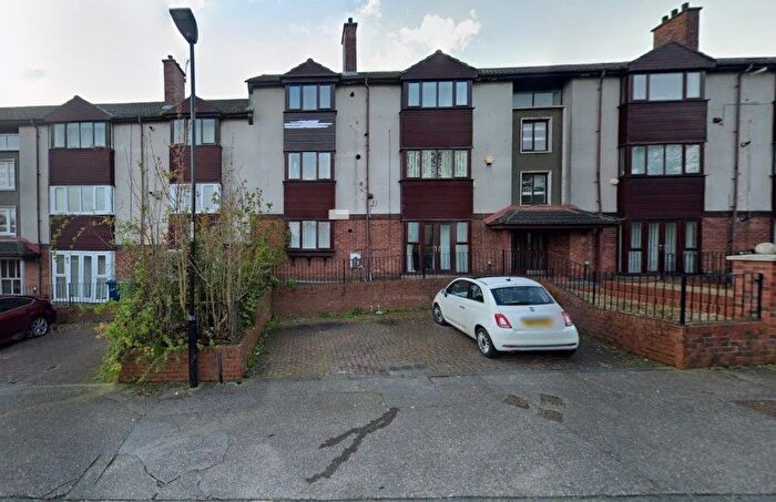 2 Bedroom Flat For Sale In Aydon House, Farringdon, Sunderland, Tyne And Wear, SR3