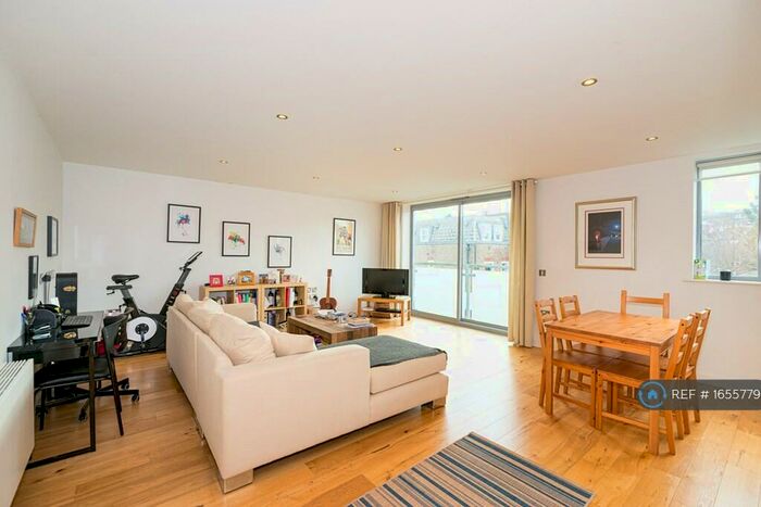 2 Bedroom Flat To Rent In Gransden House, London, N8