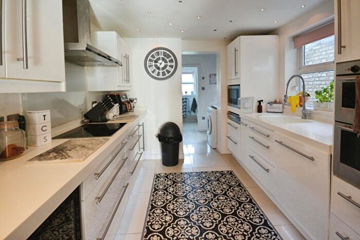 3 Bedroom Terraced House For Sale In Rye Road, Hoddesdon, EN11