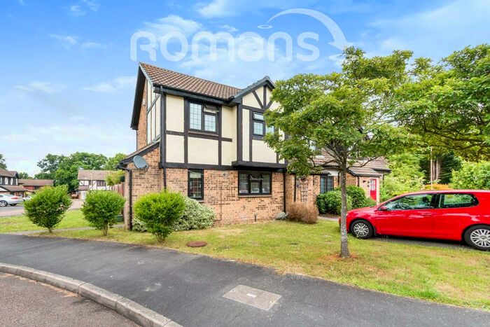 2 Bedroom End Of Terrace House To Rent In Morley Close, Yateley, GU46