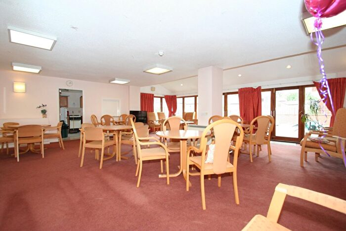 1 Bedroom Flat For Sale In Church Road, London, NW4