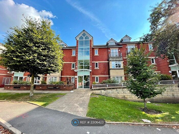 2 Bedroom Flat To Rent In George Street, Prestwich, Manchester, M25