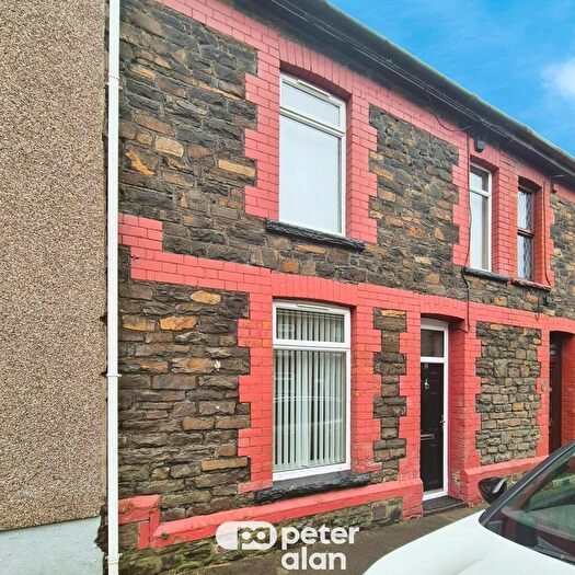 3 Bedroom House To Rent In Cross Street, SA11