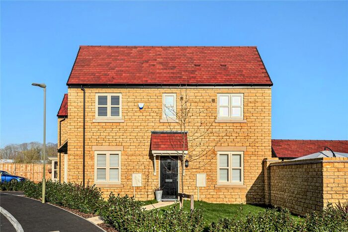 3 Bedroom Detached House For Sale In Regent Drive, Long Hanborough, Witney OX29