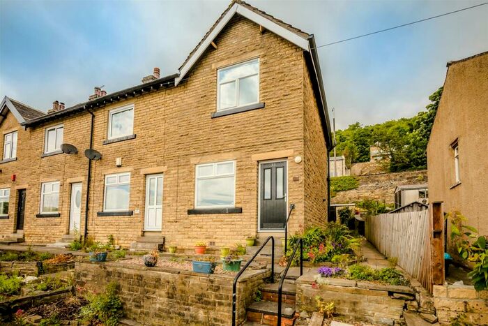 2 Bedroom End Of Terrace House To Rent In Park Terrace, Stump Cross, HX3