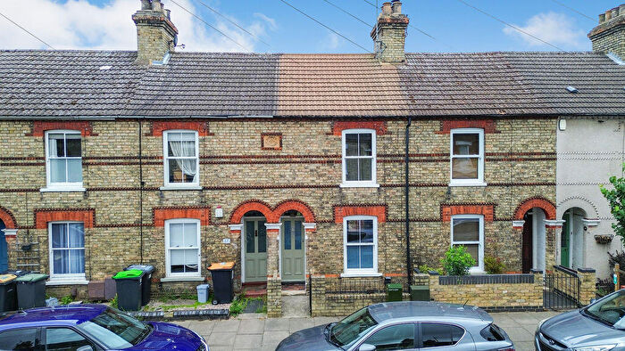 2 Bedroom Terraced House For Sale In Howbury Street, Bedford, MK40