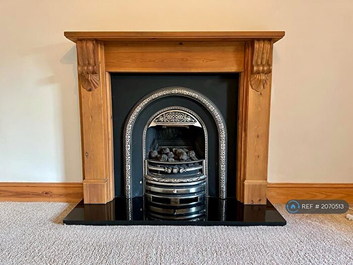 2 Bedroom End Of Terrace House To Rent In Saw Hill, Ripponden, HX6