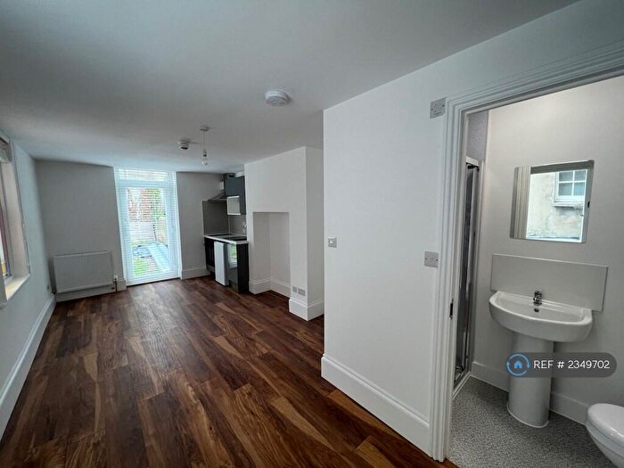 Studio To Rent In Lansdowne Place, Hove, BN3