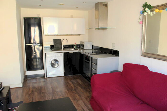 1 Bedroom Flat To Rent In Southside, St. John's Walk, Birmingham, West Midlands, B5