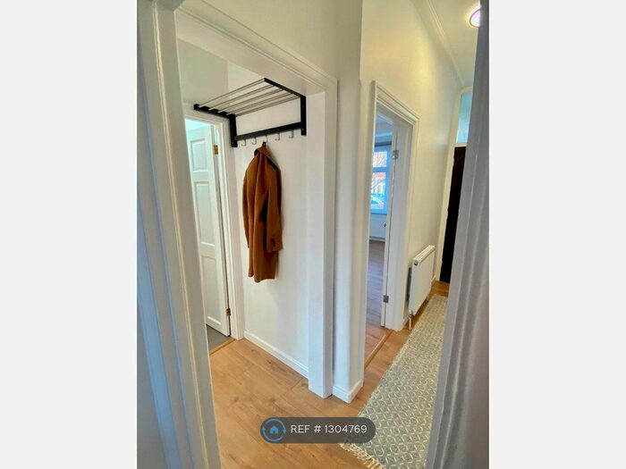 1 Bedroom Flat To Rent In Fleetwood Avenue, Westcliff-On-Sea, SS0