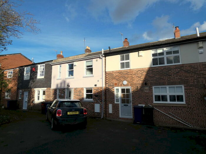 2 Bedroom Terraced House To Rent In East Front, Brandling Place, NE2