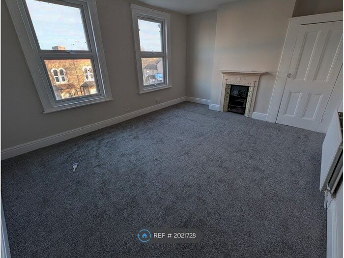 3 Bedroom Maisonette To Rent In High Road Leytonstone, London, E11