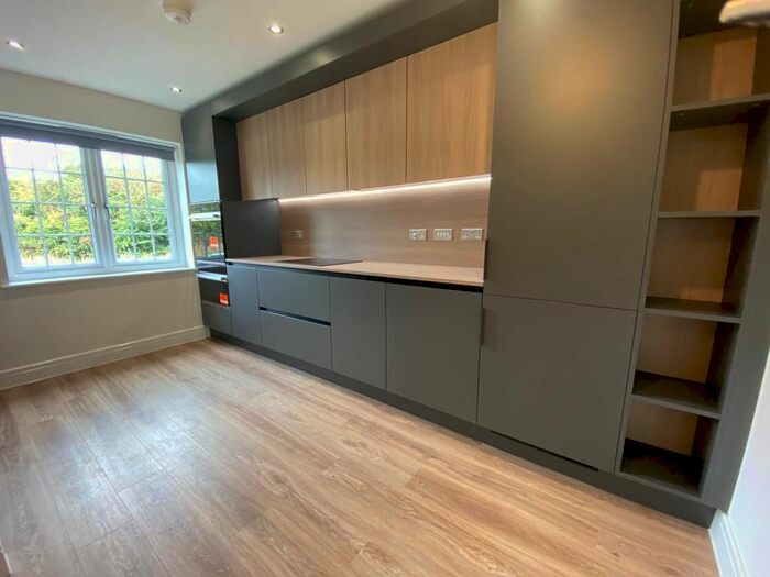 3 Bedroom Property To Rent In Doherty Close, Warwick, CV34