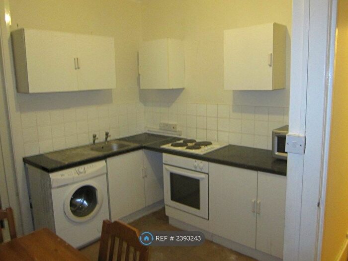 2 Bedroom Flat To Rent In Frome Road, London, N22