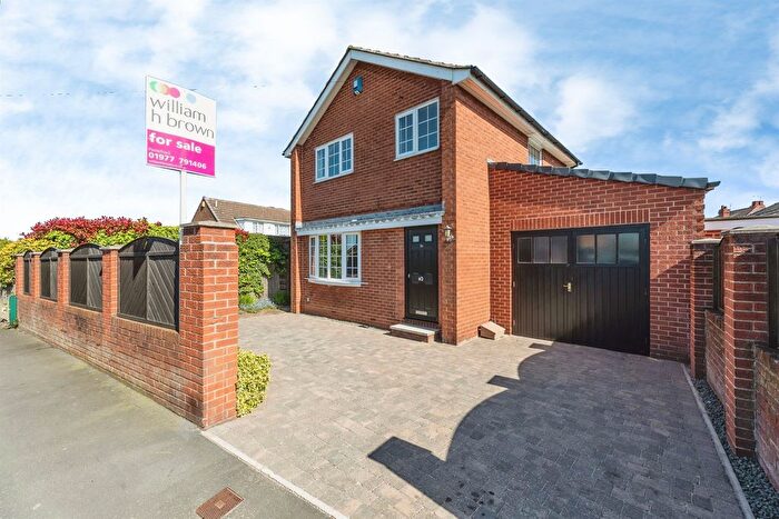 3 Bedroom Detached House For Sale In Northfield Drive, Pontefract, WF8