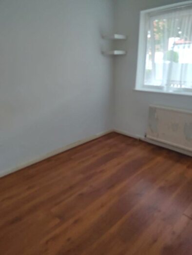 2 Bedroom Flat To Rent In Bond Road, Tolworth, KT6