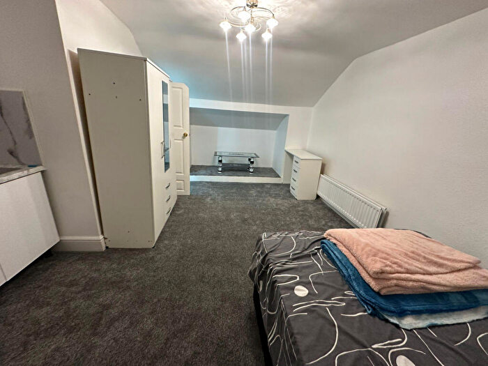 2 Bedroom Flat To Rent In Bristol Road, Birmingham, B29