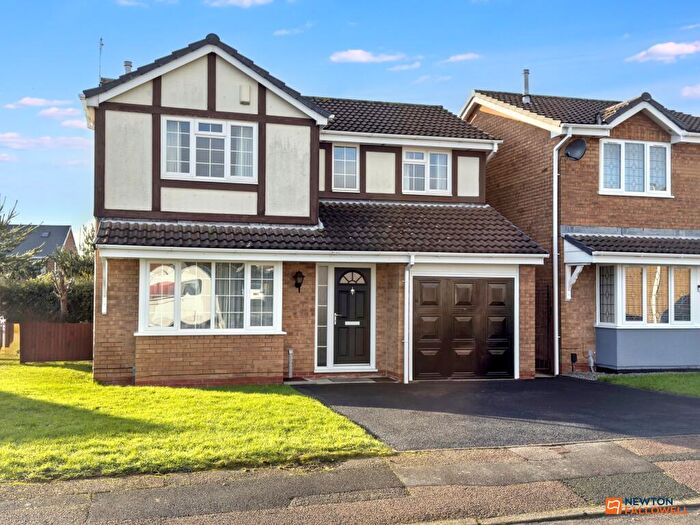 4 Bedroom Detached House For Sale In Cavendish Crescent, Hugglescote, LE67