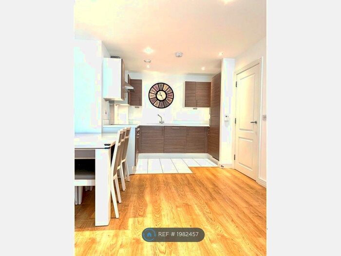 2 Bedroom Flat To Rent In Waterside Way, London, N17