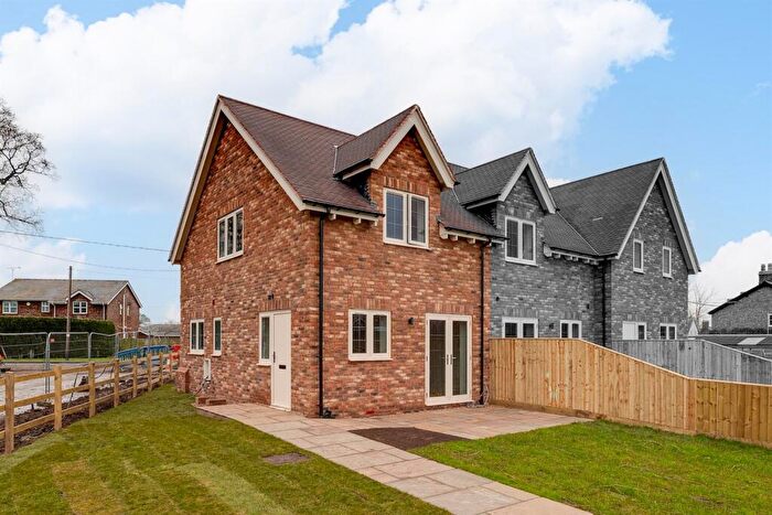 2 Bedroom Mews For Sale In Nantwich Road, Calveley, CW6