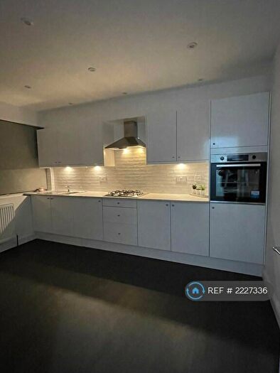 4 Bedroom Terraced House To Rent In Kelso Gardens, Leeds, LS2