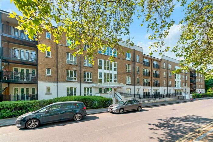 1 Bedroom Flat To Rent In St George's Way, Peckham, London, SE15