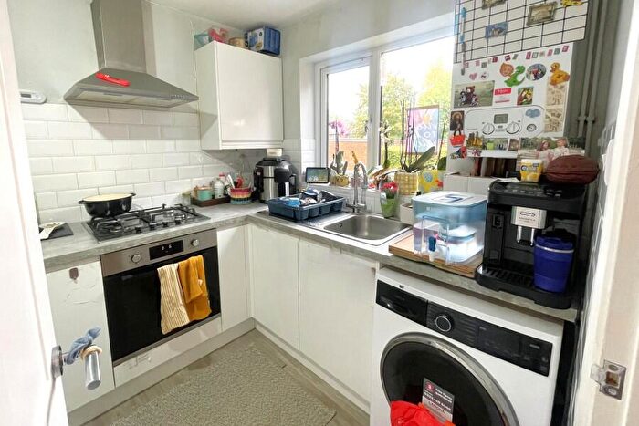 2 Bedroom Terraced House To Rent In Woking, Surrey, GU21