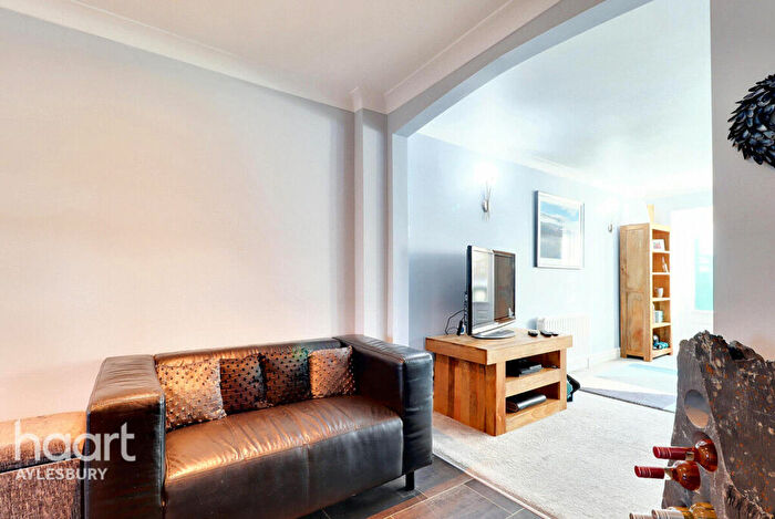 4 Bedroom Detached House For Sale In Main Street, Aylesbury, HP18