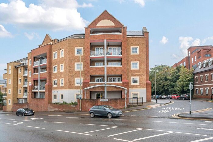 1 Bedroom Flat To Rent In Flambard Way, Godalming, GU7