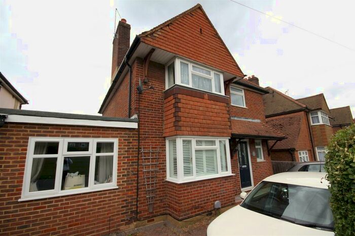 6 Bedroom House To Rent In Aldershot Road, Guildford, GU2