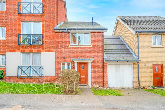 2 Bedroom Property To Rent In Saturn Road, Ipswich, IP1