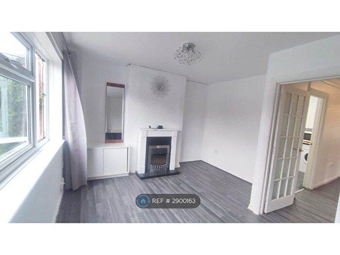 1 Bedroom Flat To Rent In Kemberton Road, Birmingham, B29