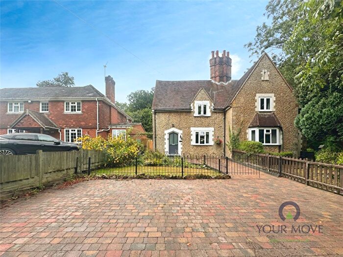 3 Bedroom Semi Detached House For Sale In Birling Road, Leybourne, West Malling, Kent, ME19