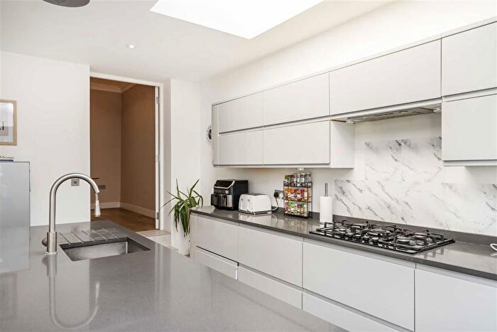 5 Bedroom Terraced House For Sale In Gaskarth Road, Balham, SW12