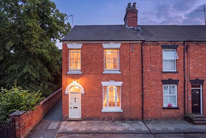 3 Bedroom End Of Terrace House For Sale In Buckingham Street, Wolverton, Milton Keynes, MK12