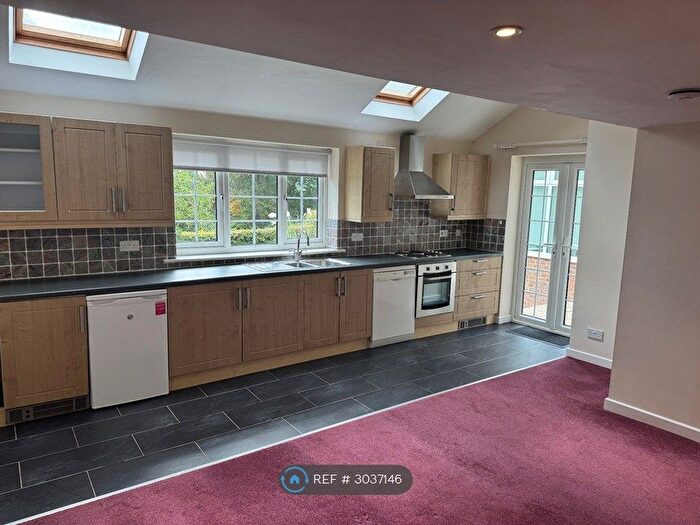 1 Bedroom Flat To Rent In Straight Mile, Etchingham, TN19