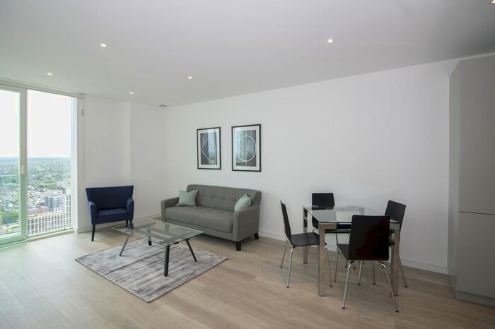 2 Bedroom Flat To Rent In Pinnacle Apartments, Saffron Square, Croydon, CR0