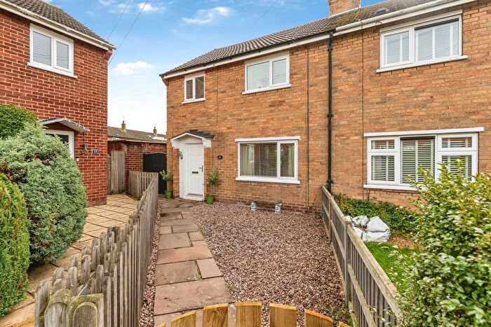 3 Bedroom Semi Detached House For Sale In Peckforton Way, Upton, Chester, CH2