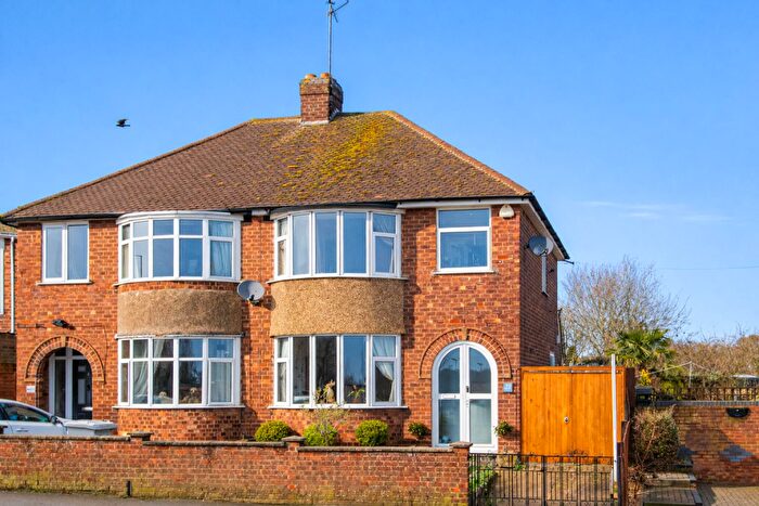 3 Bedroom House For Sale In Deeble Road., Kettering, NN15