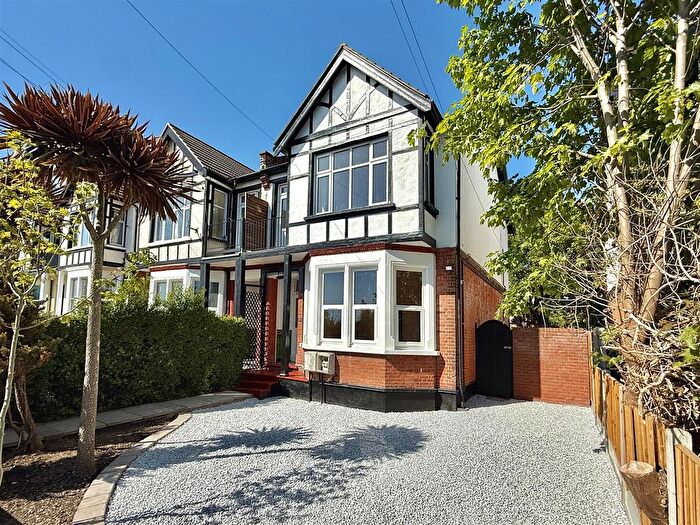 4 Bedroom Maisonette For Sale In Britannia Road, Westcliff-On-Sea, SS0
