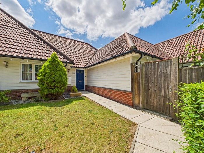 1 Bedroom Bungalow For Sale In Meadow Park, Braintree, CM7