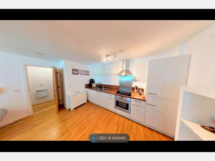 1 Bedroom Flat To Rent In Mann Island, Liverpool, L3