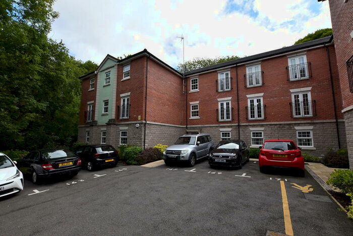 2 Bedroom Apartment To Rent In Temple Road, Bolton, BL1