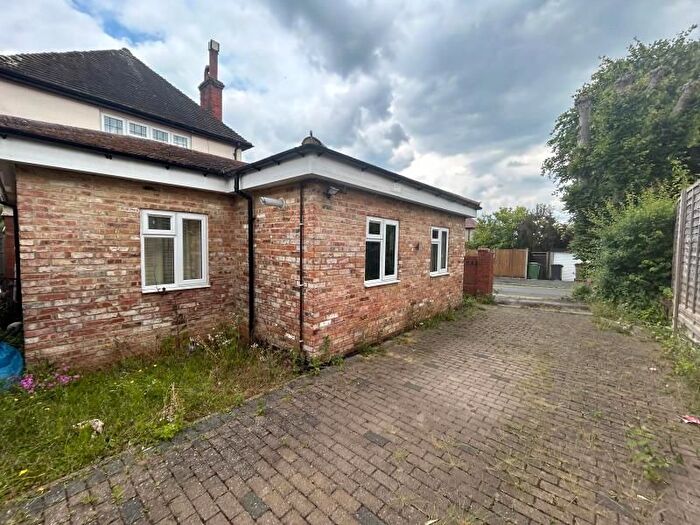 2 Bedroom Flat To Rent In Madrid Road, Guildford, GU2