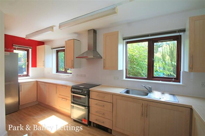 5 Bedroom House To Rent In Bedroom Detached House In Sutton, SM1