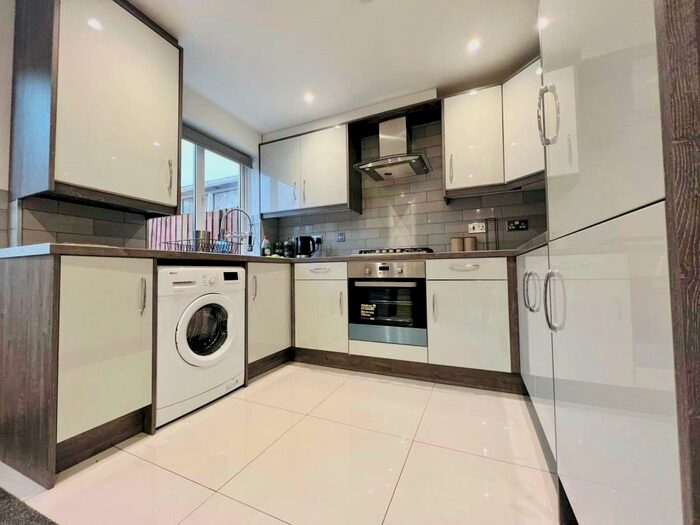 3 Bedroom Terraced House To Rent In Forgeway, Banbury, OX16