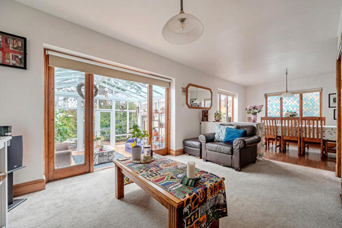 4 Bedroom Detached Bungalow For Sale In Alwyn Road, Maidenhead, SL6