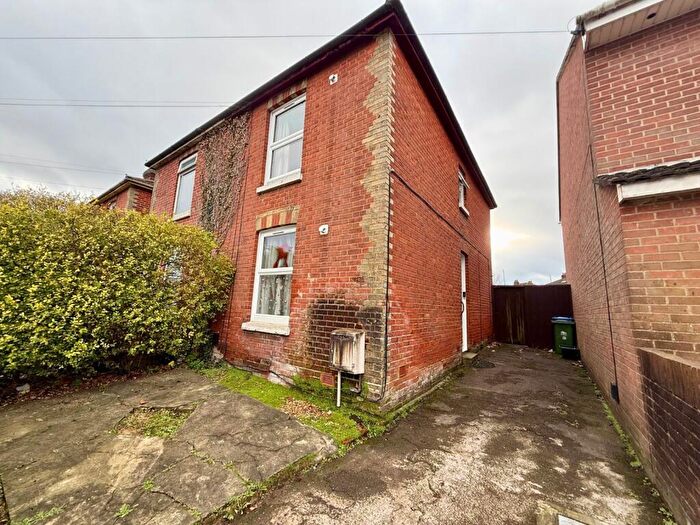 2 Bedroom Semi Detached House To Rent In Coxford Road, Southampton, SO16