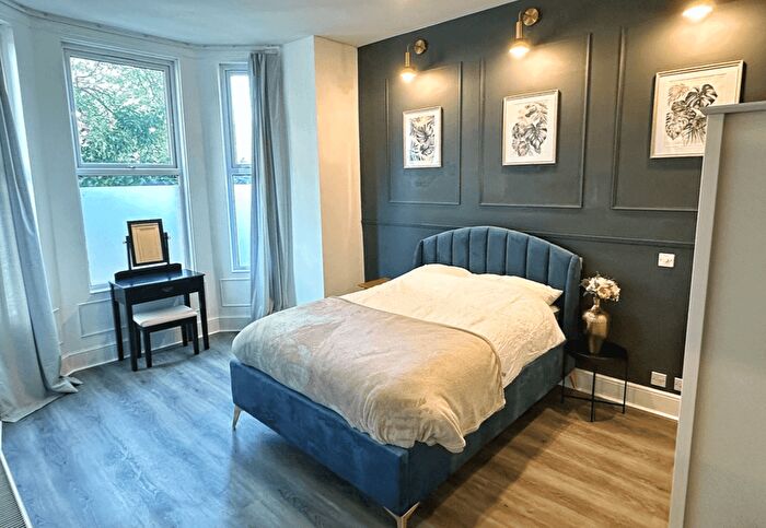 1 Bedroom Flat To Rent In Melrose Avenue, London, SW16